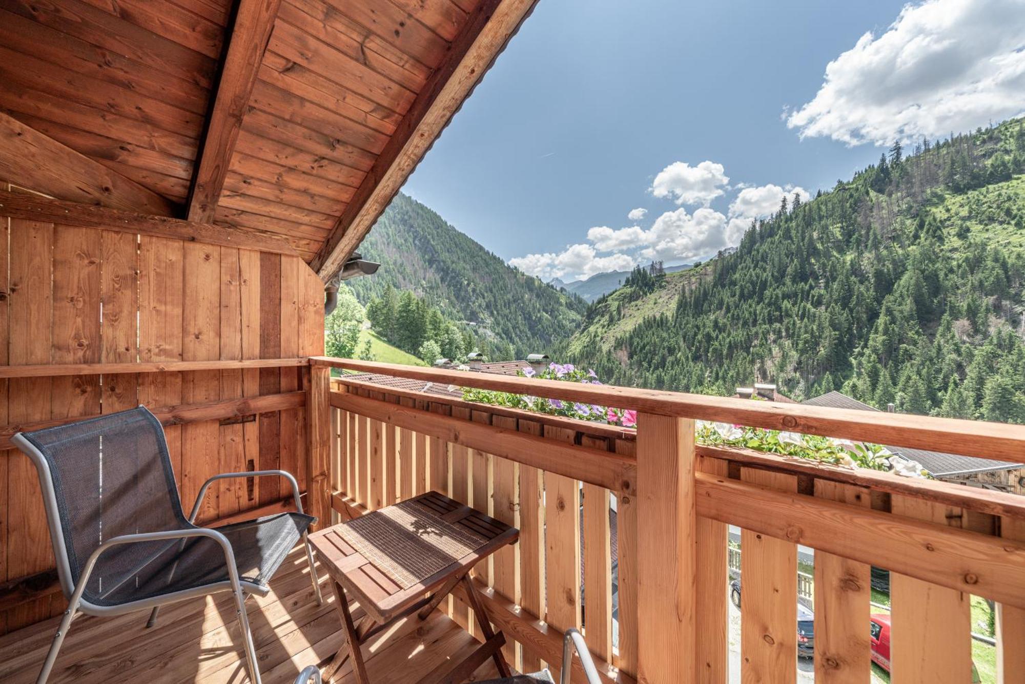 Der Ortnerhof - Hotel & Reiterhof Pragraten Room photo